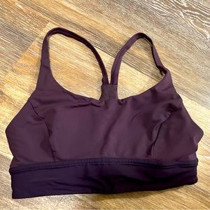Lululemon sports bra 💜